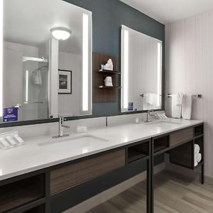 One-Bedroom King Suite