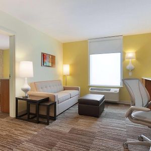 Queen Suite Mobility accessible