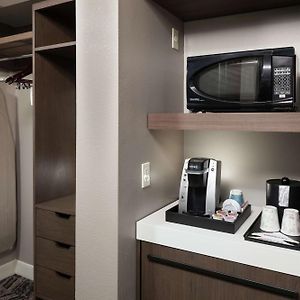 Mini One-Bedroom King Suite