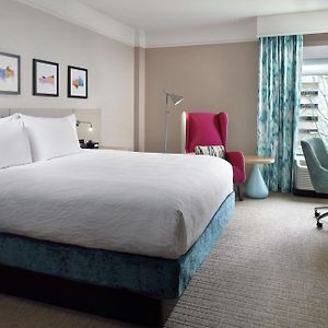 Corner King Room