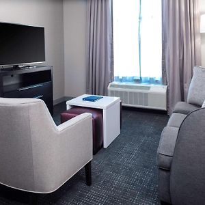 One-Bedroom King Suite