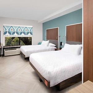 Queen Room Mobility accessible