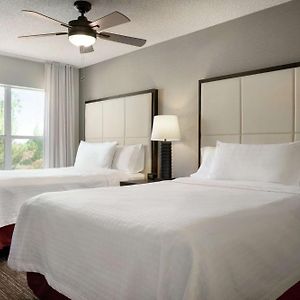One-Bedroom Queen Suite
