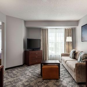 One-Bedroom Queen Suite