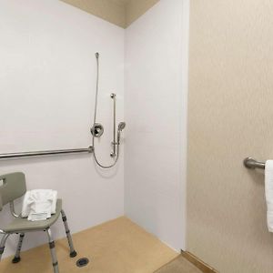 Queen Room Mobility accessible