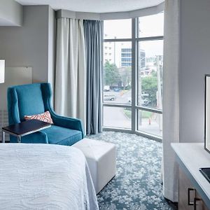 Corner King Room