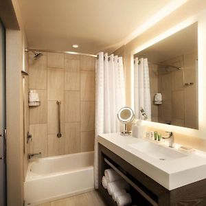 Corner King Room