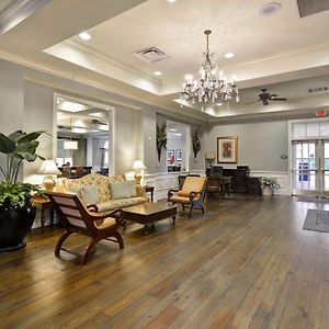 Hampton Inn & Suites Savannah Historic District