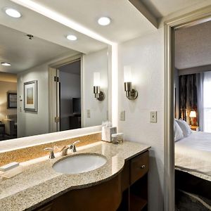 One-Bedroom King Suite