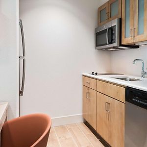 One-Bedroom King Suite