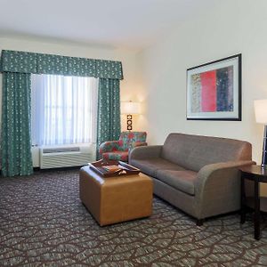 One-Bedroom Queen Suite