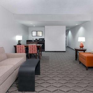 One-Bedroom King Suite Mobility accessible