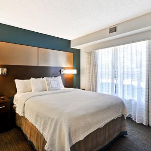 One-Bedroom Queen Suite