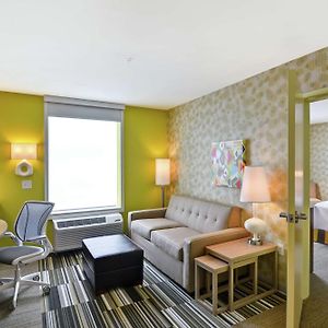 Queen Suite Mobility accessible