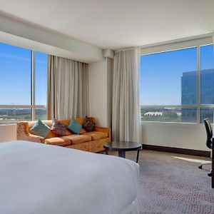Corner King Room