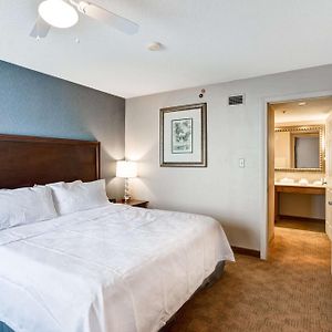 One-Bedroom King Suite