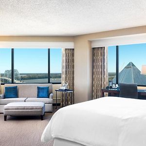 Corner King Guest Room