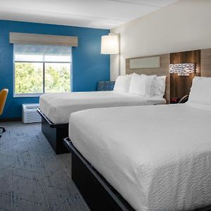 Standard Queen Room Hearing accessible