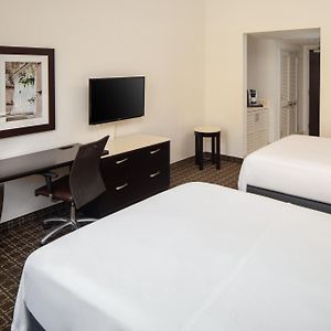 Standard Queen Room Mobility or hearing accessible