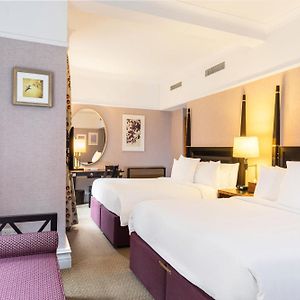 Family Queen Room