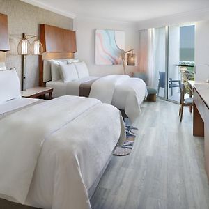 Grand Deluxe Queen Room