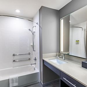 One-Bedroom Queen Room