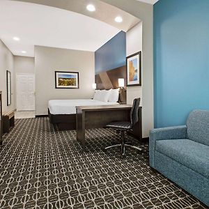 Deluxe King Suite