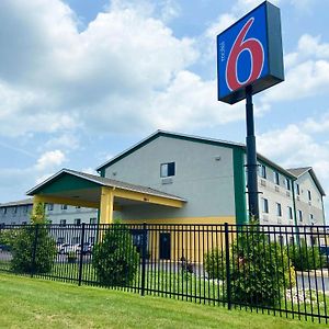 Motel 6 Lancaster