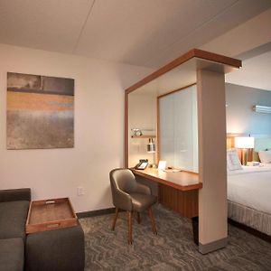 Queen Studio Hearing accessible