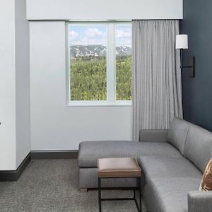 One-Bedroom King Suite