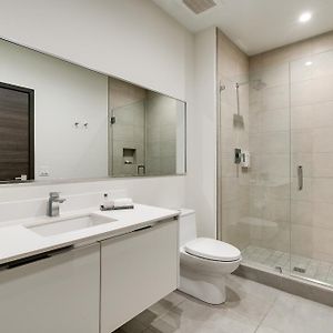 One-Bedroom King Suite