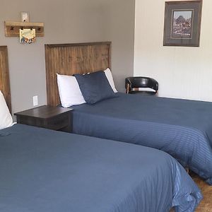 Budget King Room