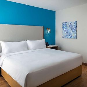 King Room Mobility or hearing accessible