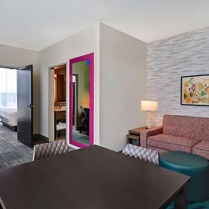 One-Bedroom King Suite