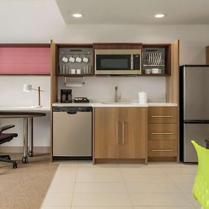One-Bedroom King Suite