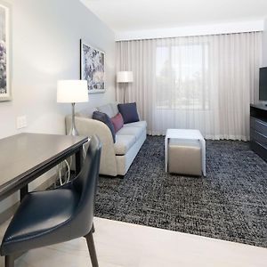Queen Suite Mobility accessible