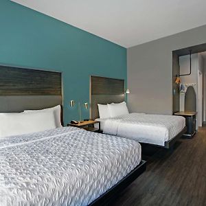 Queen Room Mobility accessible