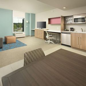 One-Bedroom King Suite