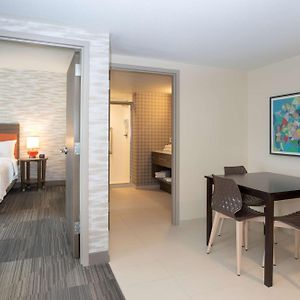 One-Bedroom King Suite
