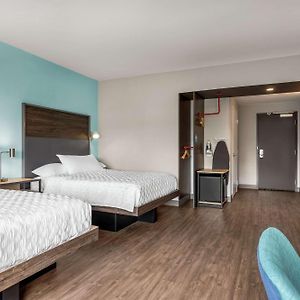 Queen Room Mobility accessible