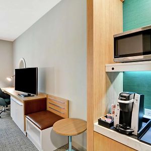 Queen Room Mobility accessible