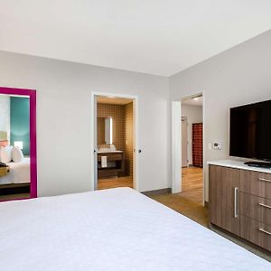 One-Bedroom King Suite