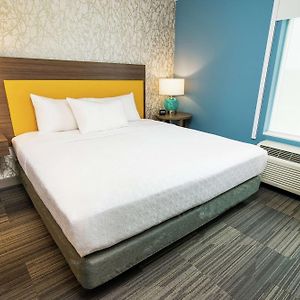 One-Bedroom King Suite