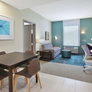 Queen Suite Mobility accessible