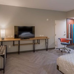 King Room Roll Shower Mobility Hearing Access