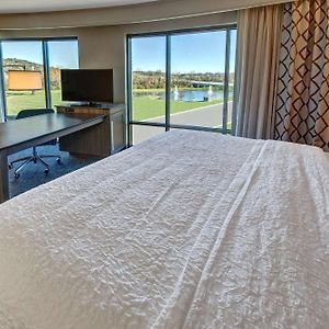 Corner King Room