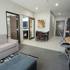 One-Bedroom King Suite