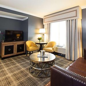 One-Bedroom King Suite