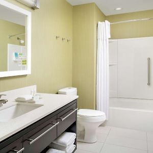 One-Bedroom King Suite