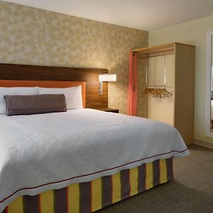 One-Bedroom Queen Suite